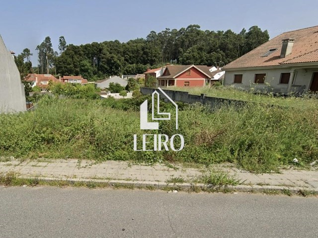 TERRENO EDIFICABLE EN URBANIZACIÓN RESIDENCIAL - Vilagarcía de Arousa