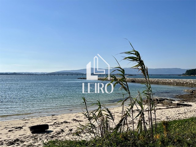 Terreno Rústico en Primera Línea de Playa - Vilanova de Arousa