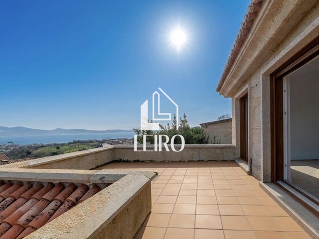 VIVIENDA EXCLUSIVA CON VISTAS AL MAR  - Sanxenxo