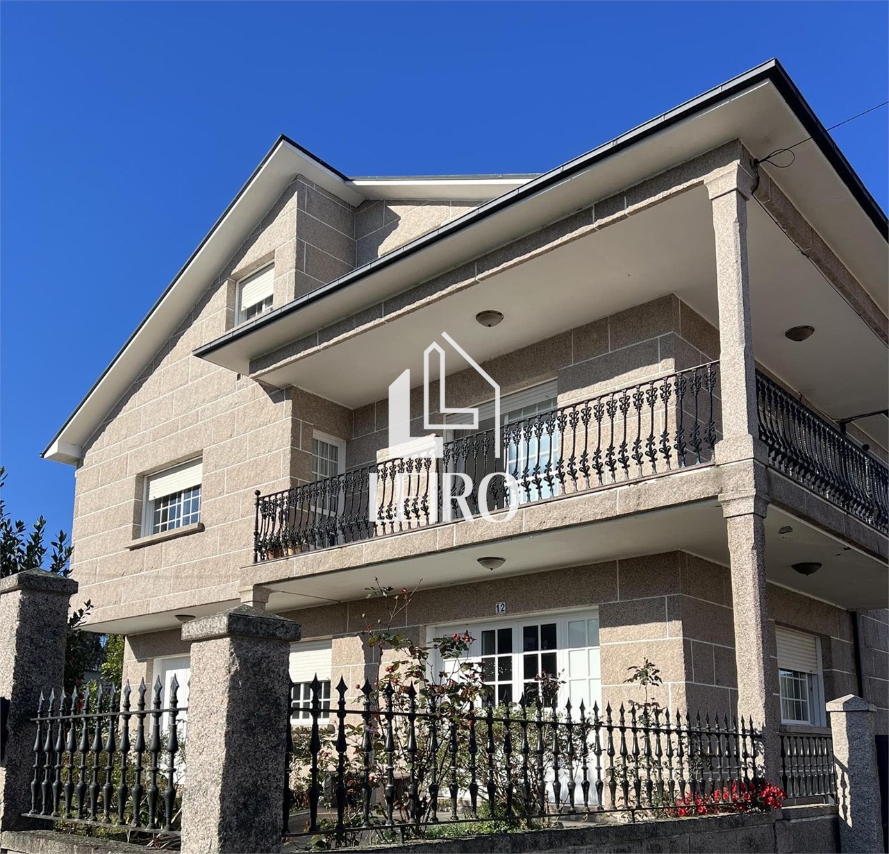 Foto 1 VIVIENDA UNIFAMILIAR  DE PIEDRA CON TERRENO MUY BIEN COMUNICADA